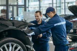 Auto mechanic car repair shop